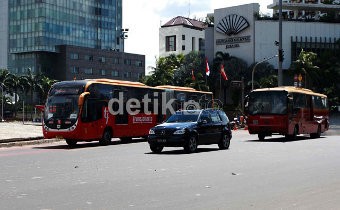 Bus Gandeng TransJakarta Baru Asal China Mulai Beroperasi Hari Ini Bus Gandeng TransJakarta Baru Asal China Mulai Beroperasi Hari Ini