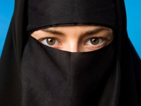 Gadis 15 Tahun di Arab Ajukan Cerai dengan Pria Berumur 86 Tahun Gadis 15 Tahun di Arab Ajukan Cerai dengan Pria Berumur 86 Tahun