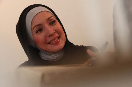 Henidar Amroe: Saya Masih Mau Nikah & Tak Mau Hidup Sendiri Henidar Amroe: Saya Masih Mau Nikah & Tak Mau Hidup Sendiri