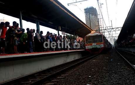Asyik! Hari Ini Operasional KRL Jabodetabek Berjalan Normal Asyik! Hari Ini Operasional KRL Jabodetabek Berjalan Normal