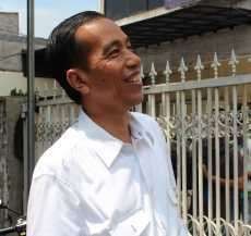 Jokowi: Warga Pluit Nggak Mau Dipindah, Malah Dadah-dadah Jokowi: Warga Pluit Nggak Mau Dipindah, Malah Dadah-dadah