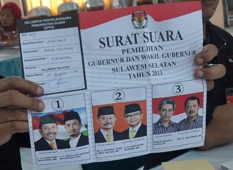 Kubu Ilham-Aziz Gugat Hasil Pilkada Sulsel ke MK Kubu Ilham-Aziz Gugat Hasil Pilkada Sulsel ke MK