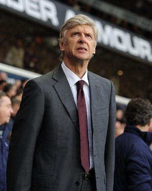Wenger Minta Maaf kepada Tim dan Fans Wenger Minta Maaf kepada Tim dan Fans