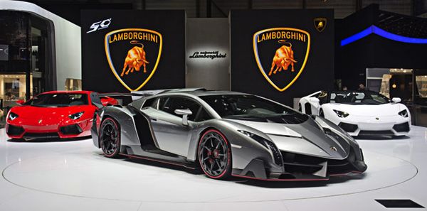 Mobil Super Lamborghini Veneno