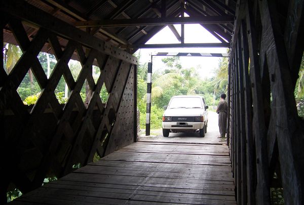 Indonesia Punya Jembatan Beratap di Banggai, Sulteng Img_20130314164216_51419b7850203