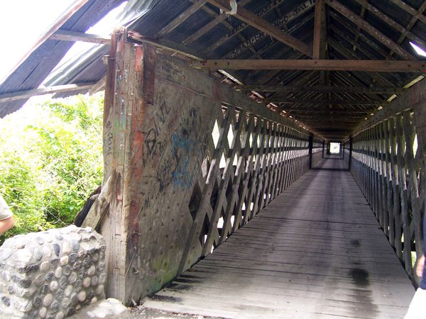 Indonesia Punya Jembatan Beratap di Banggai, Sulteng Img_20130314164544_51419c48c0d95