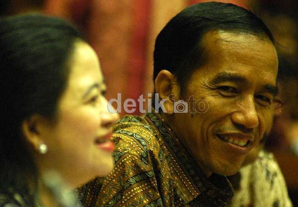 Mereka yang Dibuat Terpingkal oleh Cerita Jokowi Mereka yang Dibuat Terpingkal oleh Cerita Jokowi