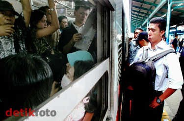 PT KAI: Harga Per Stasiun Lebih Fair, Agar Warga Banyak Naik KRL PT KAI: Harga Per Stasiun Lebih Fair, Agar Warga Banyak Naik KRL