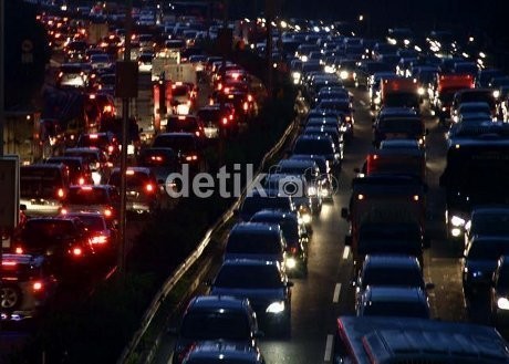 Horor Macet Jakarta, 6 Km Buncit-TB Simatupang Ditempuh Nyaris 3 Jam Horor Macet Jakarta, 6 Km Buncit-TB Simatupang Ditempuh Nyaris 3 Jam