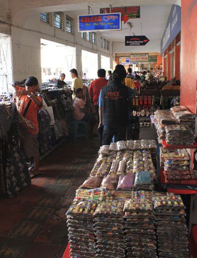 Penjaja di sepanjang Malioboro