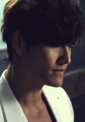 5 Perempuan Cantik yang Bikin Kim Jong Kook Luluh 5 Perempuan Cantik yang Bikin Kim Jong Kook Luluh