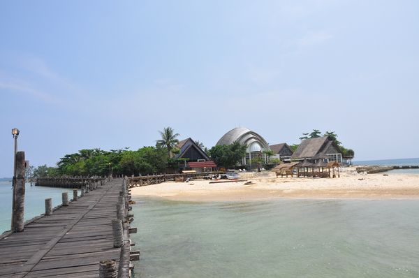 Download this Umang Island picture Download this Umang Island picture