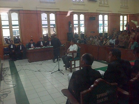 Wali Kota Medan Jalani Sidang Perdana, Didakwa Korupsi Rp 1,5 M Wali Kota Medan Jalani Sidang Perdana, Didakwa Korupsi Rp 1,5 M