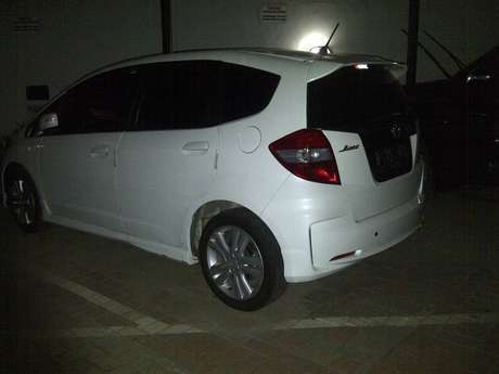 KPK Sita Honda Jazz Milik Ahmad Fathanah dari Seorang Perempuan Muda KPK Sita Honda Jazz Milik Ahmad Fathanah dari Seorang Perempuan Muda
