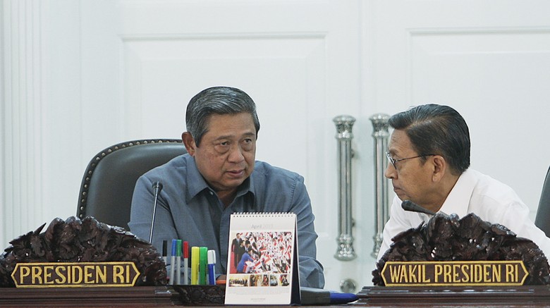 Rapat di Cikeas, SBY-Boediono Bahas Kenaikan Harga BBM Rapat di Cikeas, SBY-Boediono Bahas Kenaikan Harga BBM