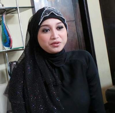 Sefti, Istri Muda Fathanah Tak Kenal dengan Dewi Kirana Sefti, Istri Muda Fathanah Tak Kenal dengan Dewi Kirana