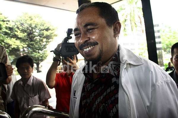 Ditanya Soal Darin Mumtazah, Ini Tanggapan Luthfi Hasan Ditanya Soal Darin Mumtazah, Ini Tanggapan Luthfi Hasan