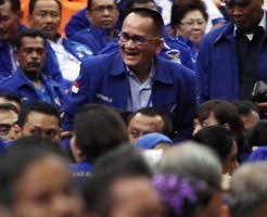 Ruhut: Tolak Kenaikan Harga BBM, PKS Partai Banci! Ruhut: Tolak Kenaikan Harga BBM, PKS Partai Banci!