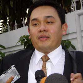 http://images.detik.com/customthumb/2013/06/16/10/farhatabbasdalam.jpg?w=460