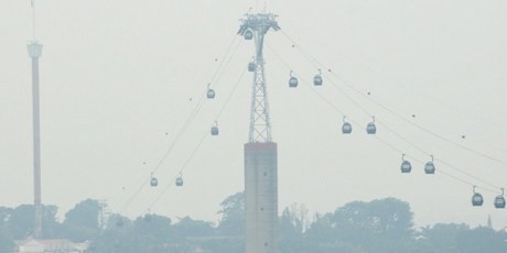 Kabut Asap di Singapura Terburuk dalam 16 Tahun, Warga dan Turis Marah Kabut Asap di Singapura Terburuk dalam 16 Tahun, Warga dan Turis Marah