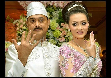 Christy Jusung Wajib Sediakan Arem-arem untuk Buka Puasa Suami Christy Jusung Wajib Sediakan Arem-arem untuk Buka Puasa Suami