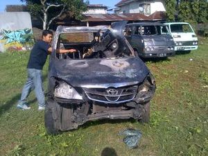 Ini Mobil Konvoi FPI yang Dibakar Warga Kendal Ini Mobil Konvoi FPI yang Dibakar Warga Kendal