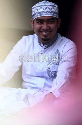 Ustad Solmed Akui Pasang Tarif, Shinta Bachir Bantah Kenal Freddy Budiman Ustad Solmed Akui Pasang Tarif, Shinta Bachir Bantah Kenal Freddy Budiman