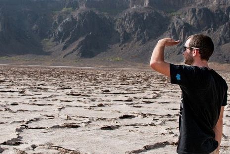 Fenomena Aneh di Arab Saudi, Kawah Gunung di Tengah Padang Pasir 123039_kawaharab3