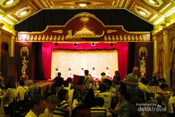 Kesenian tradisional yang ditampilkan meliputi tarian, drama, teater dan pertunjukkan kolosal. Pengunjung bebas untuk bolak-balik mencicipi makanan yang disajikan. Rasanya jadi lebih mengenal kebudayaan Yangon dan Myanmar.
