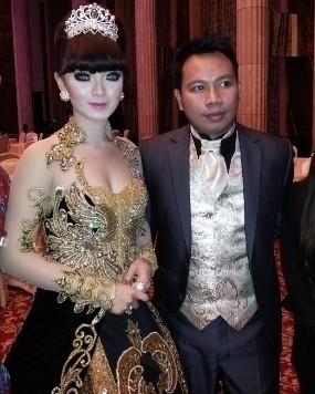 Vicky Tunangan Zaskia \Gotik\ Jadi Sorotan, Ibunda Kecapekan Vicky Tunangan Zaskia \Gotik\ Jadi Sorotan, Ibunda Kecapekan