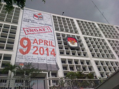 Peraturan KPU: Kampanye Caleg & Parpol Dilarang Bagikan Uang! Peraturan KPU: Kampanye Caleg & Parpol Dilarang Bagikan Uang!