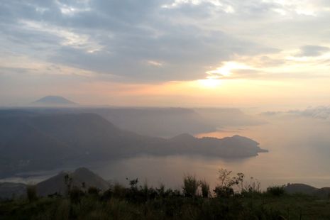 http://images.detik.com/customthumb/2013/09/07/1382/082546_tobasunrise2.jpg?w=465