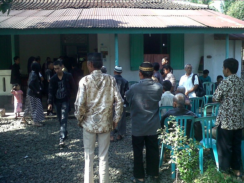 Istri Korban Tewas Kecelakaan Berharap Ahmad Dhani Biayai Sekolah Anaknya Istri Korban Tewas Kecelakaan Berharap Ahmad Dhani Biayai Sekolah Anaknya