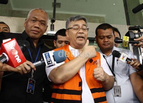 KPK Telisik Pertemuan Wawan, Atut dan Akil di Singapura KPK Telisik Pertemuan Wawan, Atut dan Akil di Singapura