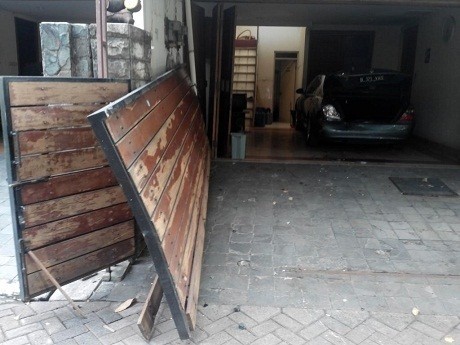 Si Cantik Penabrak Rumah Adiguna Bernama Florence? Si Cantik Penabrak Rumah Adiguna Bernama Florence?