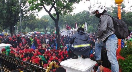 demo buruh demo buruh