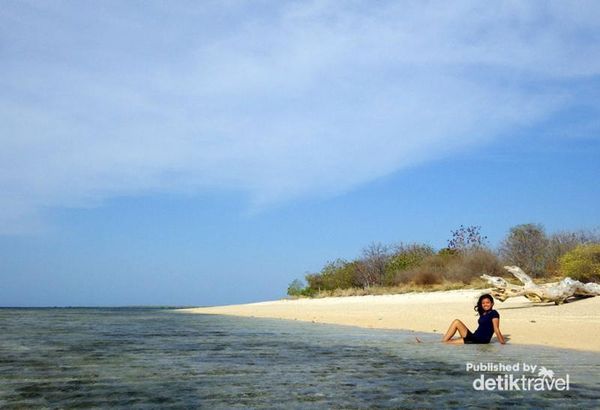 Menikmati 'private island' di Gili Kondo