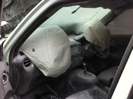 VIDEO KRONOLOGIS KECELAKAAN JUKE B 1197 UZC DI KUNINGAN Penyebab Kecelakaan Eddy Ongkowijoyo Mobil Juke Di Kuningan.