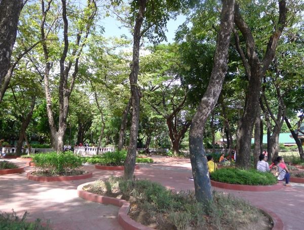 Rizal Park, Taman Monas-nya Manila 182139_rizalpark8