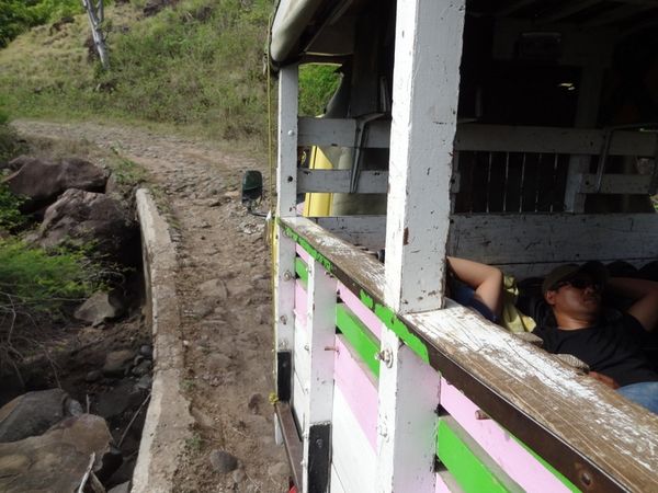 Otokol, Ini Dia Angkot Unik di Flores 091558_ot7