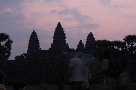 Perjuangan Mengejar Matahari Terbit di Angkor Wat, Kamboja