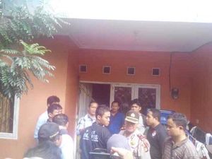Polisi Temukan Bercak Darah di Ruang Tamu Rumah Eksekusi Feby Lorita Polisi Temukan Bercak Darah di Ruang Tamu Rumah Eksekusi Feby Lorita
