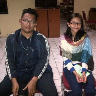 Ade Sara di Pusaran Cinta Segitiga Ade Sara di Pusaran Cinta Segitiga