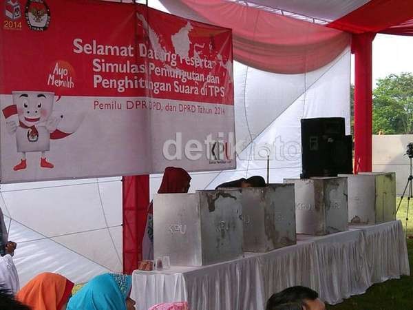 Dana Rp 1,3 T untuk Hansip di TPS Akan Cair Sepekan Lagi Dana Rp 1,3 T untuk Hansip di TPS Akan Cair Sepekan Lagi
