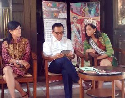 Desainer Lokal Hingga Desainer Ternama Indonesia Adu Gengsi di BBF 2014
