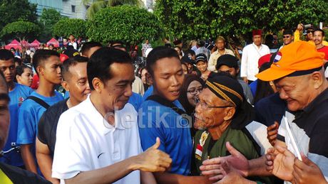 Presiden Jokowi Terbang ke Banjarnegara, Cek Langsung Penanganan Longsor Presiden Jokowi Terbang ke Banjarnegara, Cek Langsung Penanganan Longsor