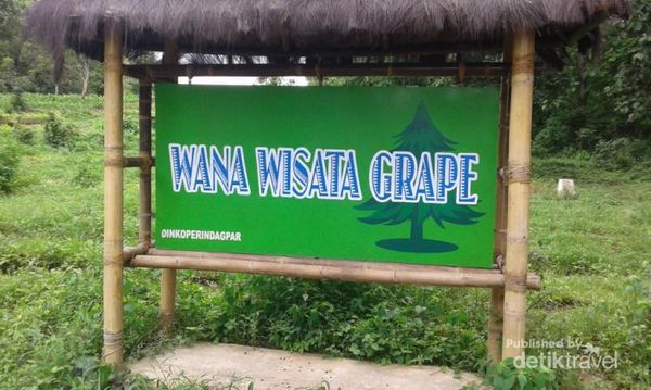 Gerbang masuk wisata