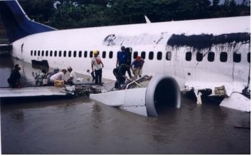 Mengenang Garuda GA421 Mendarat di Sungai Bengawan Solo 16 Januari 2002