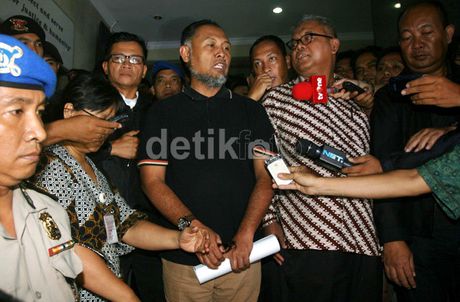 4 Dugaan Pelanggaran HAM Dalam Penangkapan Teror Bambang Widjojanto - 3 4 Dugaan Pelanggaran HAM Dalam Penangkapan Teror Bambang Widjojanto - 3