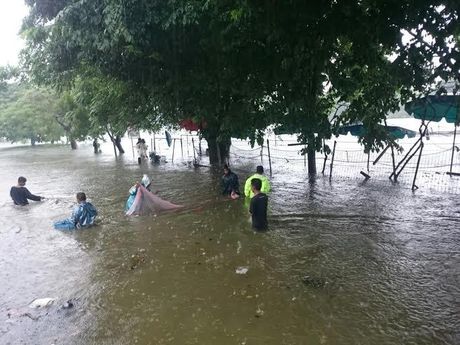 Beberapa Titik Lokasi di Jakbar Masih Banjir, Polisi Alihkan Arus Lalin Beberapa Titik Lokasi di Jakbar Masih Banjir, Polisi Alihkan Arus Lalin